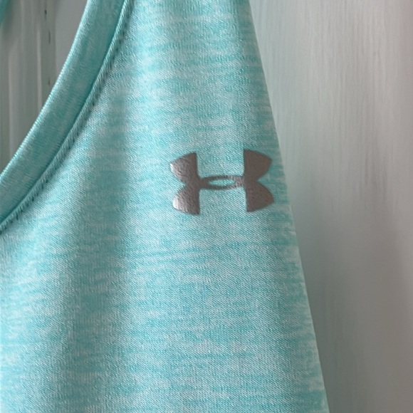 Under Armour Women’s Loose Fit Tank - Picture 3 of 6